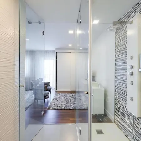Wisteria Guest House, Kostenloses Parken אבאירו